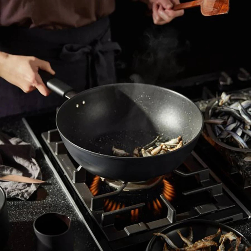 Сковорода Вок FISKARS  Hard Face 28 см Black (1075523) Дополнительно подходит для использования в духовке до 150°C, на плите до 270°C