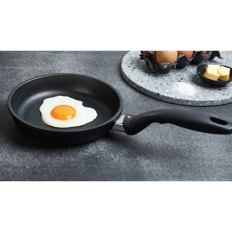 Внешний вид Сковорода SWISS DIAMOND XD Induction 18 см Try Me Black (XD6418Ti)