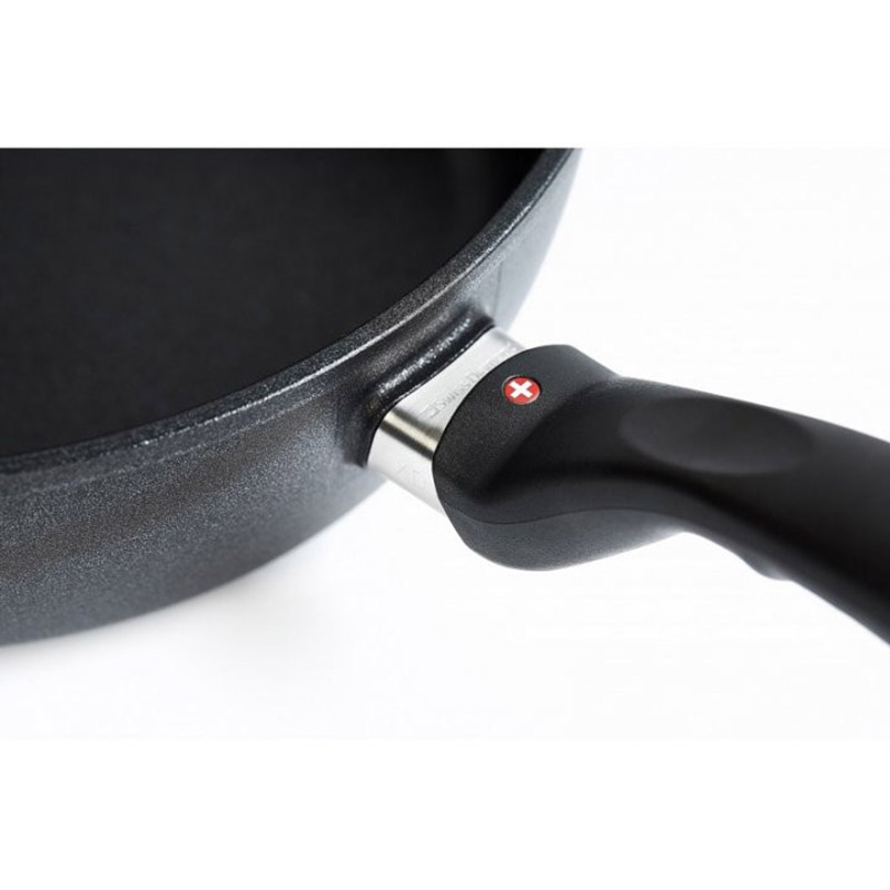 Сотейник SWISS DIAMOND XD Induction 28 см Black (XD6728ic) Особливості з двома ручками