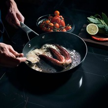 Сковорода FISKARS Taiten 28 см (1066948)