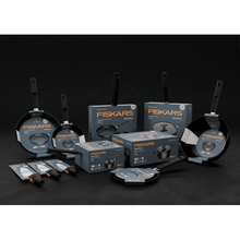 Сотейник с крышкой FISKARS Hard Face 24 см Black (1075528)