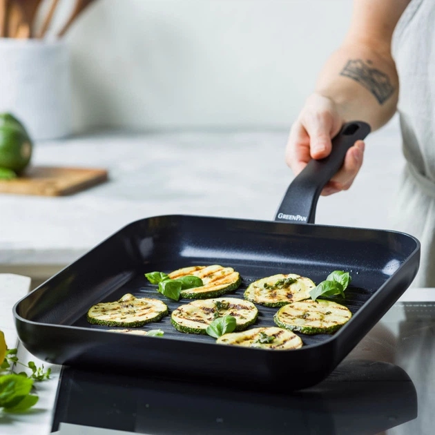 Сковорода-гриль GREEN PAN Essence Magneto 28х28 см Black (CC006338-001) Діаметр 28