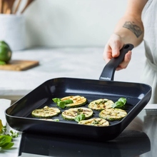 Сковорода-гриль GREEN PAN Essence Magneto 28х28 см Black (CC006338-001)