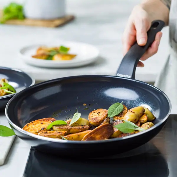 Сковорода GREEN PAN Essence Perforated Base 28 см Black (CC009041-001) Диаметр 28