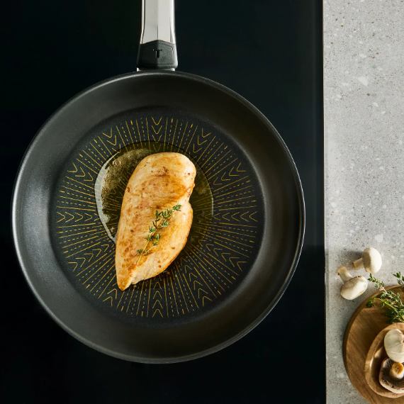 Сковорода TEFAL Emotion+ 28 см Stainless Steel (E3270644) Особливості індикатор нагріву