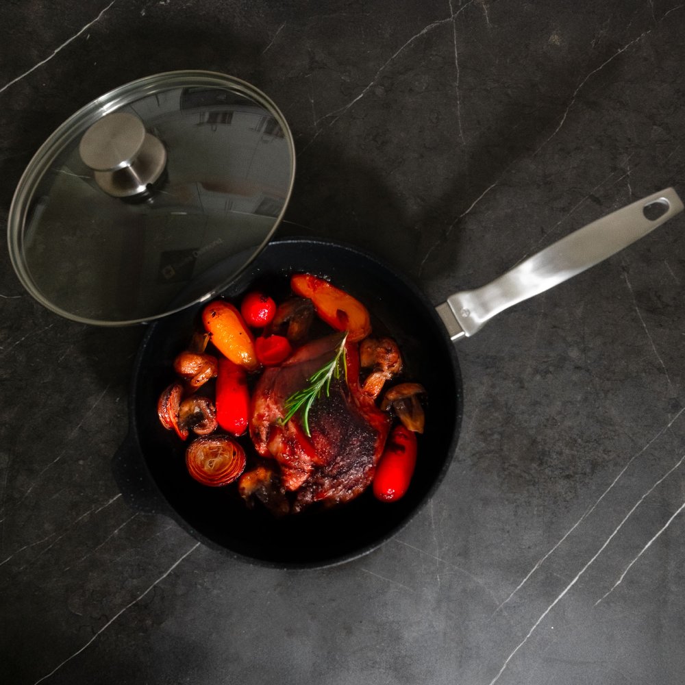 Сотейник с крышкой SWISS DIAMOND CXD Induction 24 см Black (CXD6724ic) Особенности глубокая