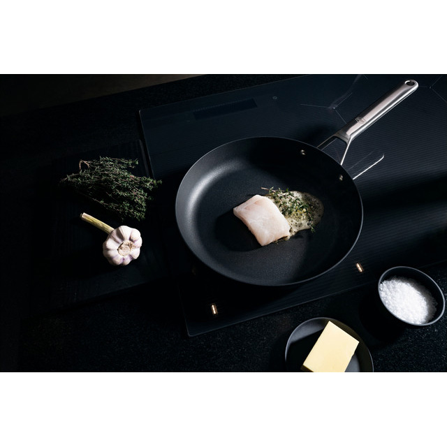 Покупка Сковорода FISKARS Сковорода Taiten 24 см Black (1066946)