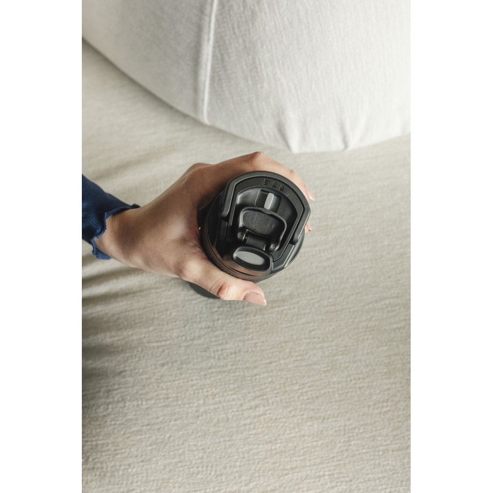 Термопляшка KAMBUKKA Elton Insulated 600 мл Black (11-03038) Матеріал корпусу нержавіюча сталь