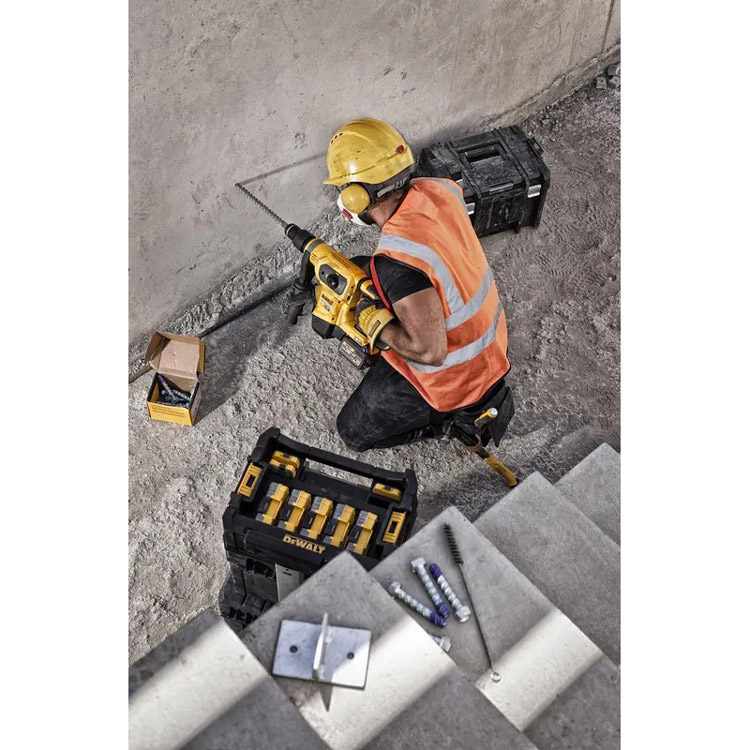 Фото 14 Бур DEWALT SDS-MAX XLR 40 мм (DT6084)