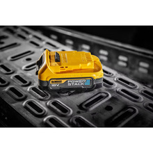 Аккумуляторная батарея DEWALT PowerStack 18В 1.7Аг 2шт (DCBP034E2)