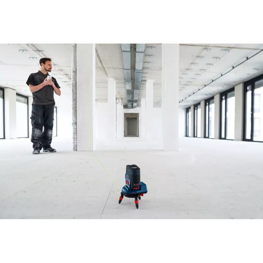 Держатель универсальный BOSCH Professional RM3 (0.601.092.800) Дополнительно Управление с помощью смартфона через Bluetooth или пультом дистанционного управления RC 2 Professional совместимость с Bosch GCL 2-50 C и GCL 2-50 CG