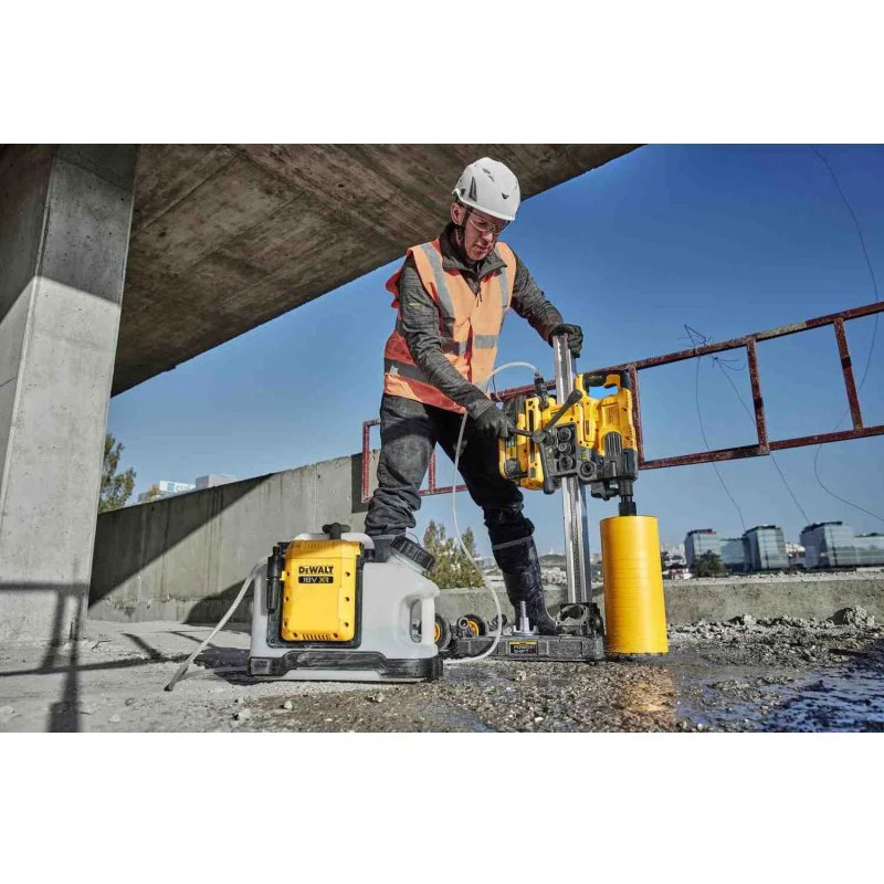 Фото Резервуар для подачи воды DEWALT DCE6820N