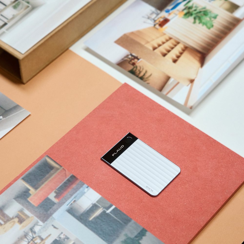 Фото 36 Диктофон PLAUD Note Pro Silver (PN0300-SI)