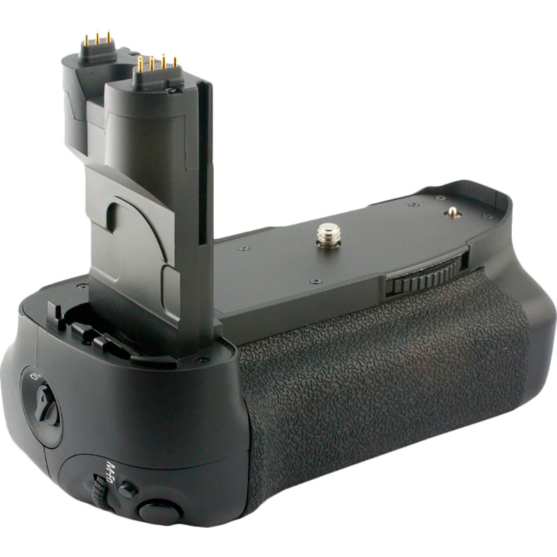 Батарейный блок MEIKE Nikon D800s (Nikon MB-D12) Дополнительные особенности Источник питания: 1 или 2 x LP-E6 Li-ion батареи, 6 x AA/LR06 батарей; Взаимозаменяемость: BG-E7, BP-7D; Совместимость: Canon EOS 7D, Canon EOS 7D Mark II; Комплектация: батарейный блок держатель АА батарей держатель LP-E6 батарей; Установка на штатив