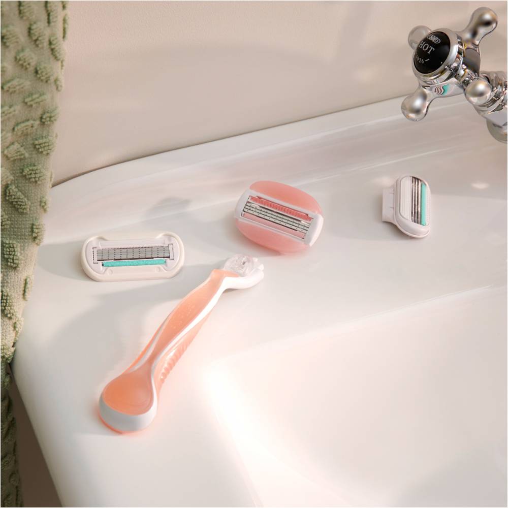 Фото Бритва GILLETTE VENUS ComfortGlide SPA Breeze із 4 змінними касетами (81765631)