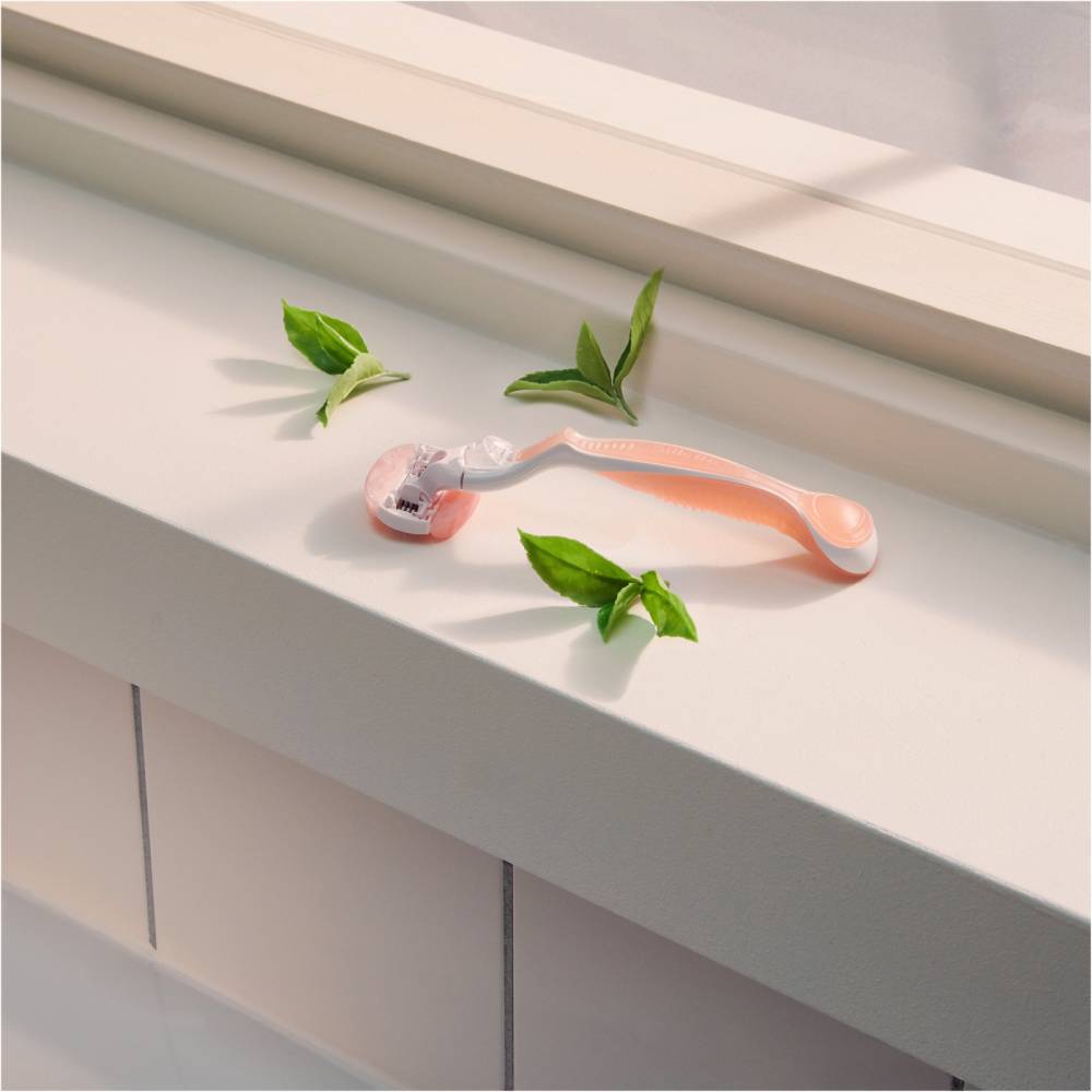Замовити Бритва GILLETTE VENUS ComfortGlide SPA Breeze із 4 змінними касетами (81765631)