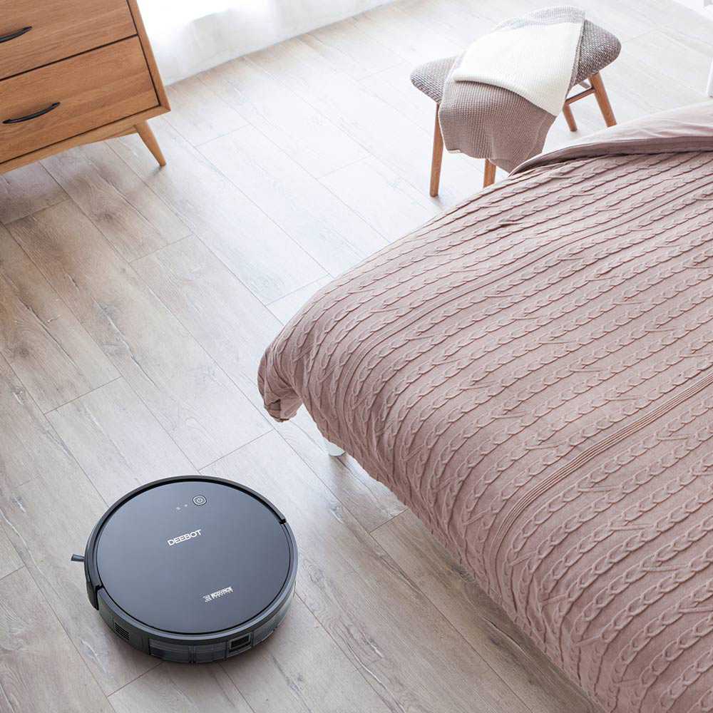 Зовнішній вигляд Робот-пилосос ECOVACS DEEBOT 601 Black