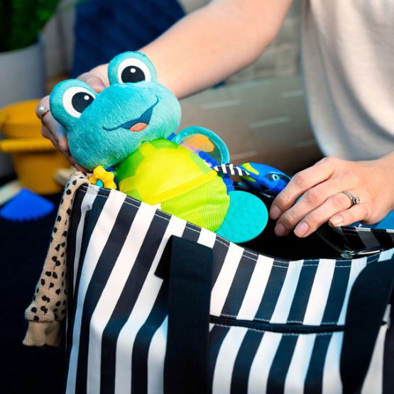 Підвіска BABY EINSTEIN Neptunes Sensory Sidekick Blue (13156) Підвіска BABY EINSTEIN Neptunes Sensory Sidekick Blue (13156) Іграшка на ліжечко, крісло підвіска