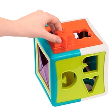 Сортер BATTAT LITE Умный куб (BT4577Z)