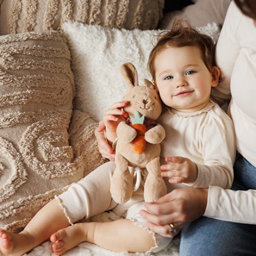 Підвіска BABYONO Кролик Каро (1686) Вік від народження