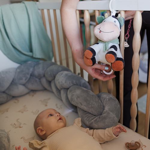 Підвіска BABYONO Корівка Бінго (1692) Іграшка на ліжечко, крісло підвіска