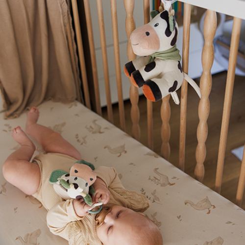 Підвіска BABYONO Корівка Бінго (1692) Вік від народження