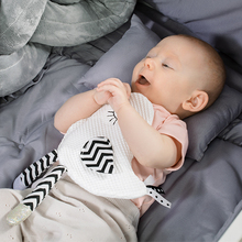 Игрушка-обнимашка BABYONO Blink & Smile Маленькая птичка (1536)