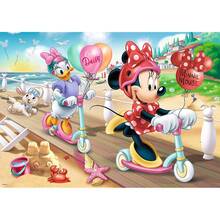 Пазли Trefl Minnie Mouse Міні на пляжі 200 ел (5900511132625)