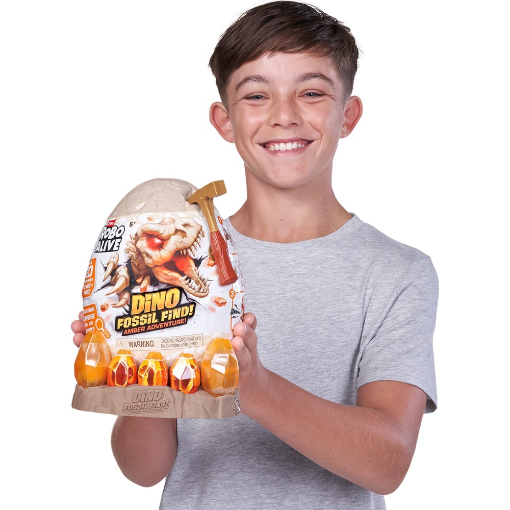 Набір-сюрприз Pets & Robo Alive Бурштинові розкопки динозавра (71153) Додатково У яйці може бути один із 4 динозаврів: Анкілозавр, Стегозавр, Тиранозавр або Трицератопс. Динозавр гарчить, очі світяться. Щоб увімкнути або вимкнути звук та світло, потрібно потягнути хвіст назад.