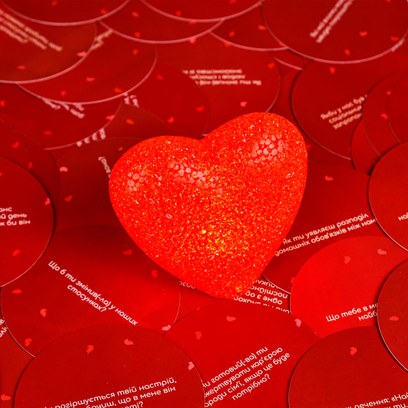 Настільна гра STRATEG Ідеальна половинка (30888) Матеріал картон