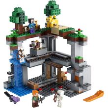 Конструктор LEGO Minecraft перша пригода 542 деталі (21169)