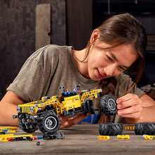 Конструктор LEGO Technic Jeep Wrangler 665 деталей (42122)