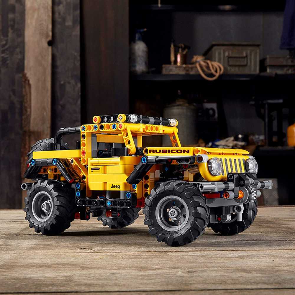 В интернет магазине Конструктор LEGO Technic Jeep Wrangler 665 деталей (42122)