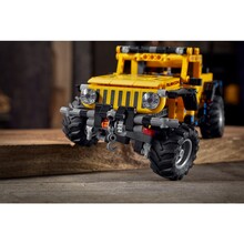 Конструктор LEGO Technic Jeep Wrangler 665 деталей (42122)