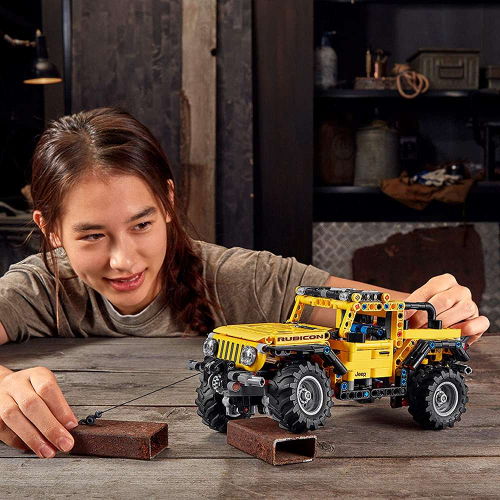 Изображение Конструктор LEGO Technic Jeep Wrangler 665 деталей (42122)