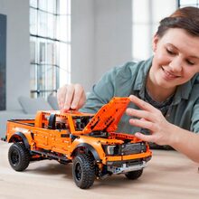 Конструктор LEGO Technic Ford F-150 Raptor 1379 деталей (42126)