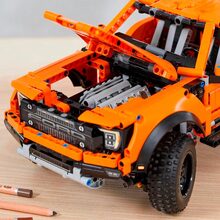 Конструктор LEGO Technic Ford F-150 Raptor 1379 деталей (42126)