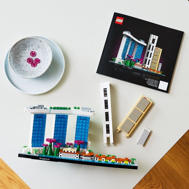 Конструктор LEGO Architecture Сингапур 827 деталей (21057) Крепление блок