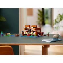 Конструктор LEGO Minecraft Дом в форме лягушки (21256)