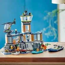 Конструктор LEGO City Полицейский остров-тюрьма 980 деталей (60419)