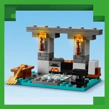 Конструктор LEGO Minecraft Збройова майстерня 203 деталей (21252)