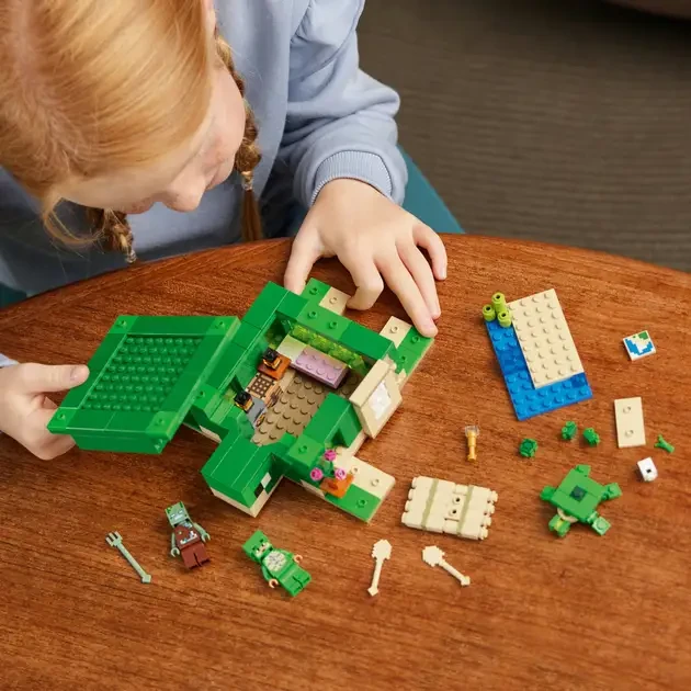 Изображение Конструктор LEGO Minecraft Пляжный дом в форме черепахи 234 деталей (21254)