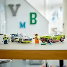 Конструктор LEGO City Переслідування маскара на поліцейському автомобілі 213 деталей (60415)