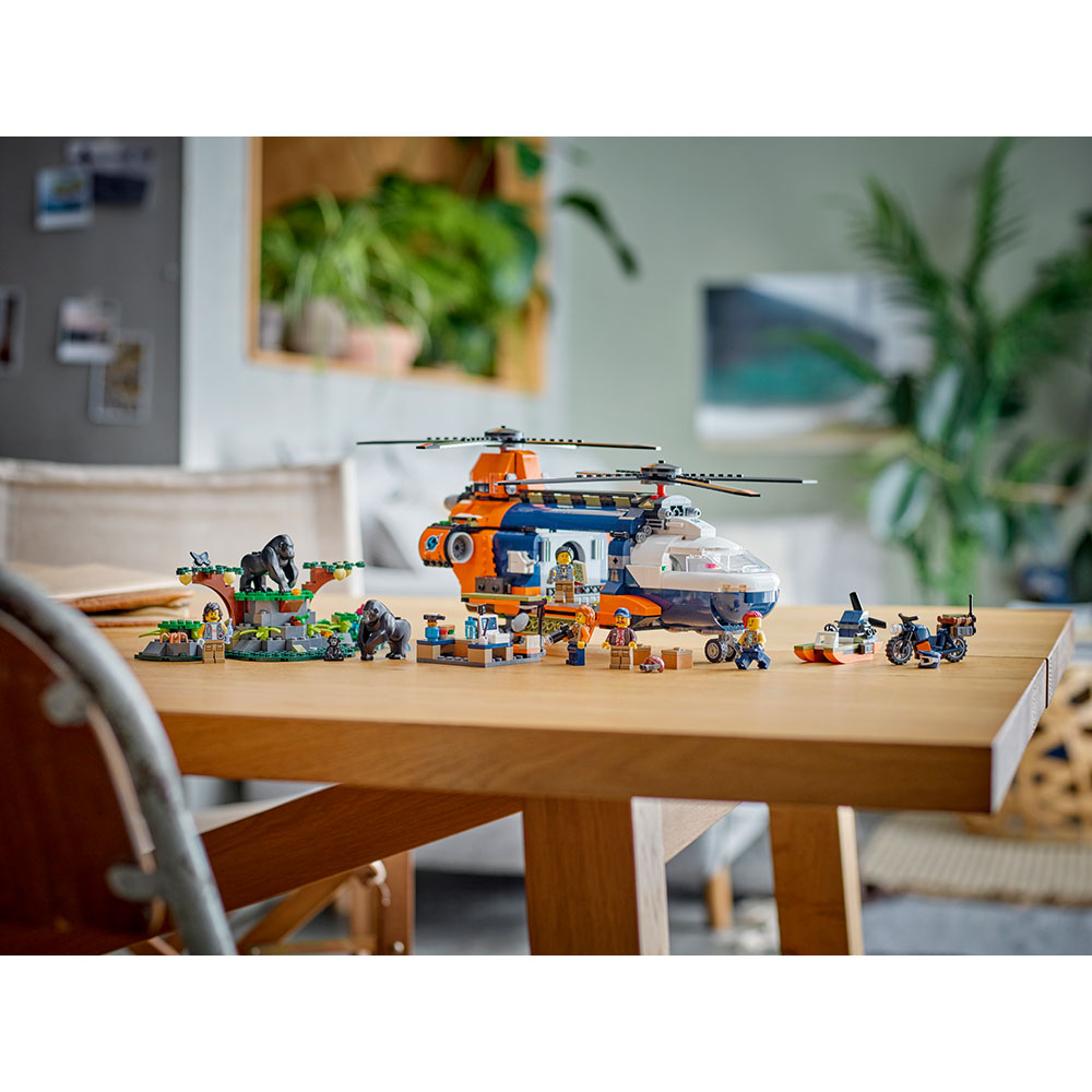 В інтернет магазині Конструктор LEGO City Вертоліт у базовому таборі для дослідження джунглів (60437)