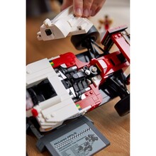 Конструктор LEGO Icons McLaren MP4/4 та Айртон Сенна (10330)