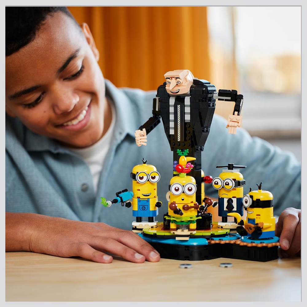 Конструктор LEGO Ничтожный я 4 Грю и миньоны из кубиков (75582) Серия Lego Minions