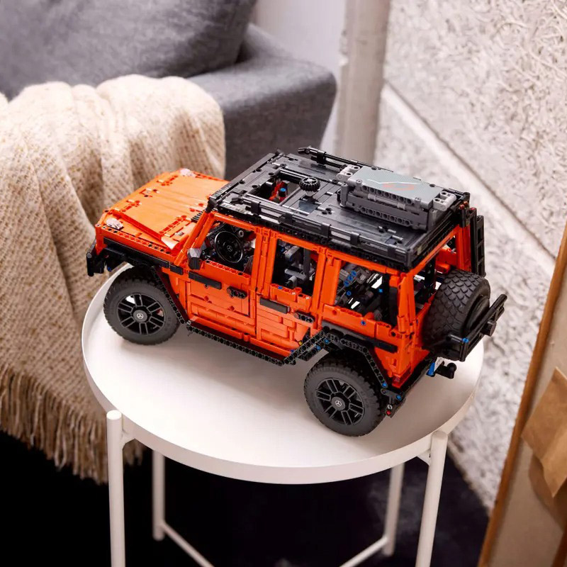 У Фокстрот Конструктор LEGO Technic Mercedes-Benz G 500 PROFESSIONAL Line (42177)