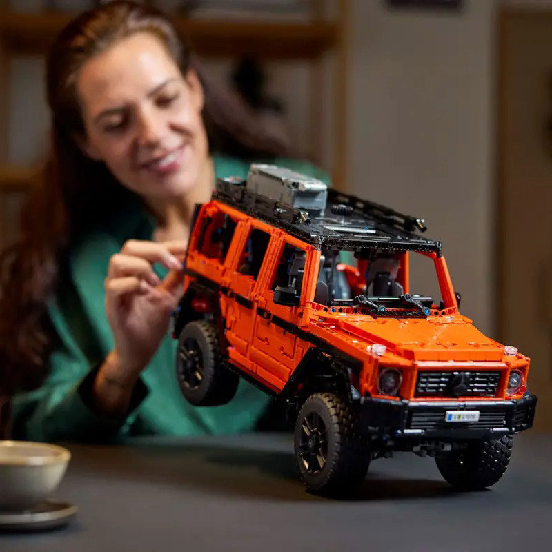 Фото Конструктор LEGO Technic Mercedes-Benz G 500 PROFESSIONAL Line (42177)