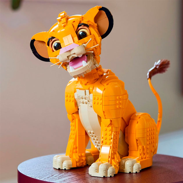 Внешний вид Конструктор LEGO Disney Юный король Лев Симба (43247)