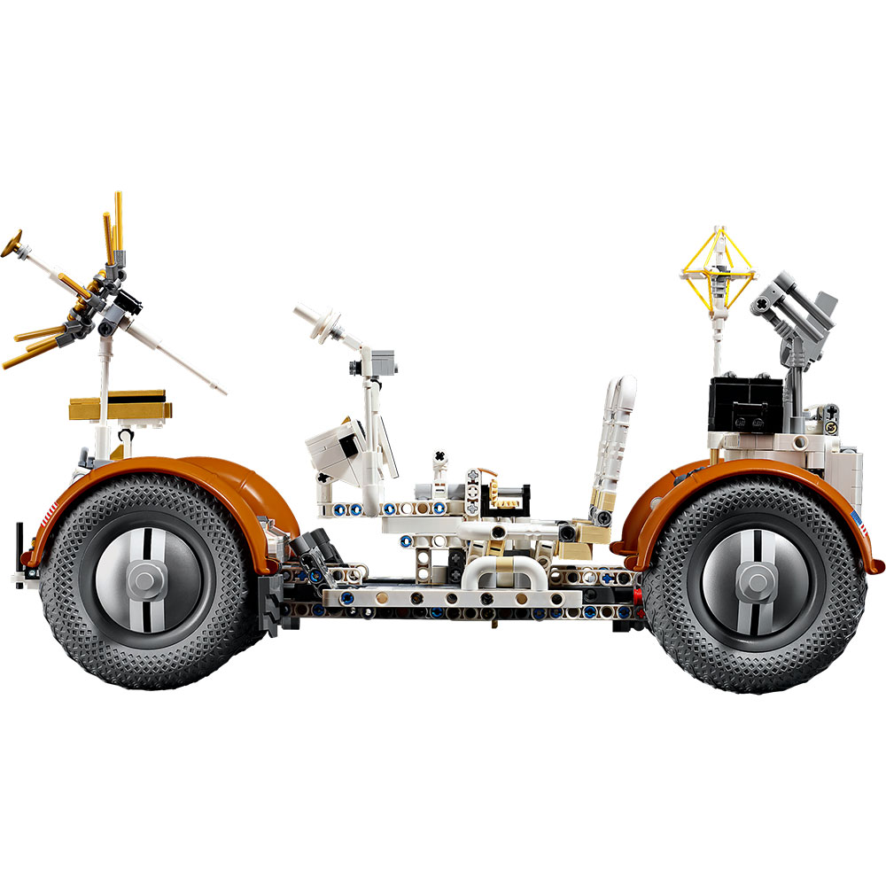 Конструктор LEGO Technic Лунный автомобиль NASA Apollo (42182) Тематика транспорт